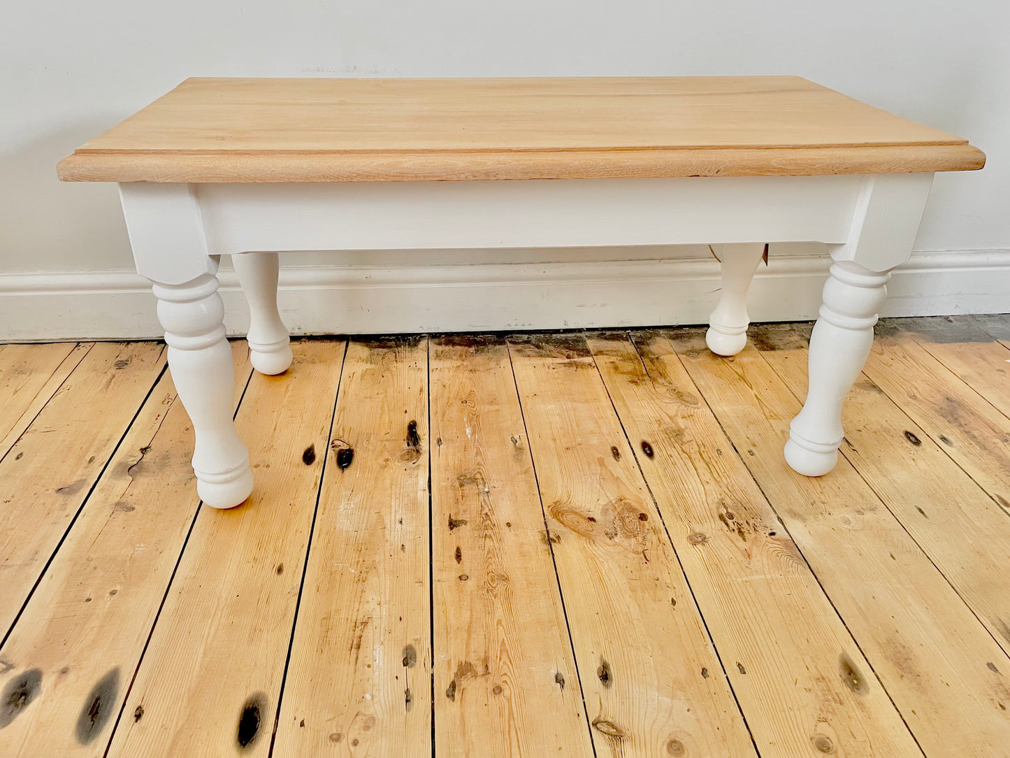 'Layla' Farmhouse Style Coffee Table